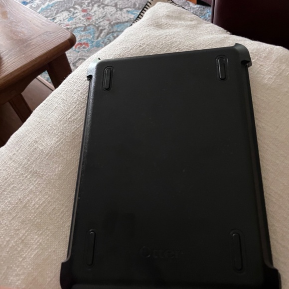 Apple 10.5" iPad Pro 1st Gen - Picture 5 of 6